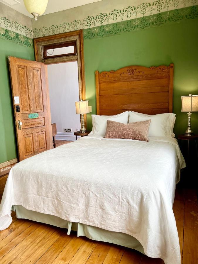 The Woodbridge House Hotel Kingsville Eksteriør billede