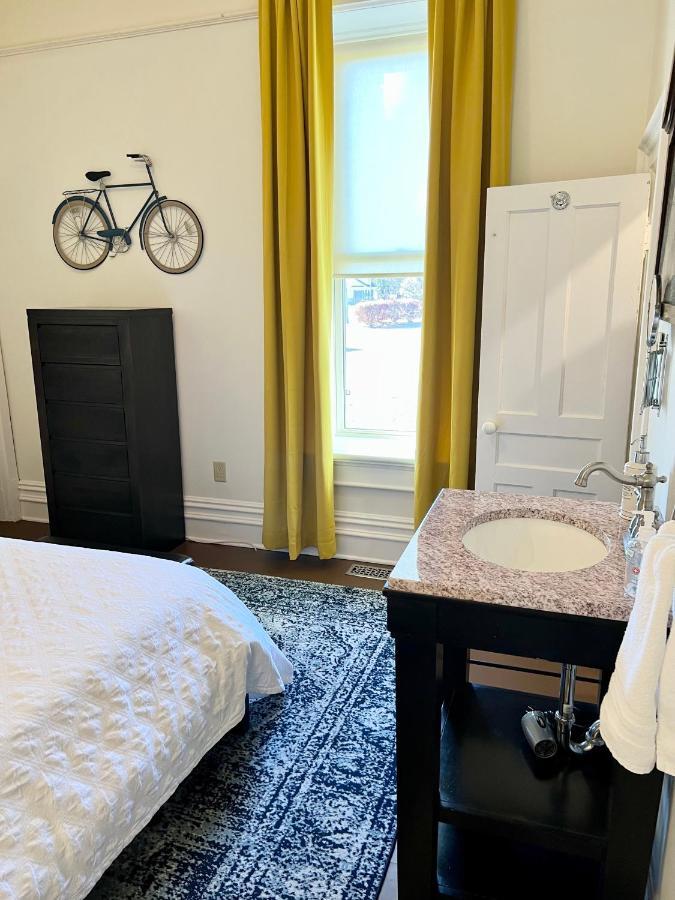 The Woodbridge House Hotel Kingsville Eksteriør billede